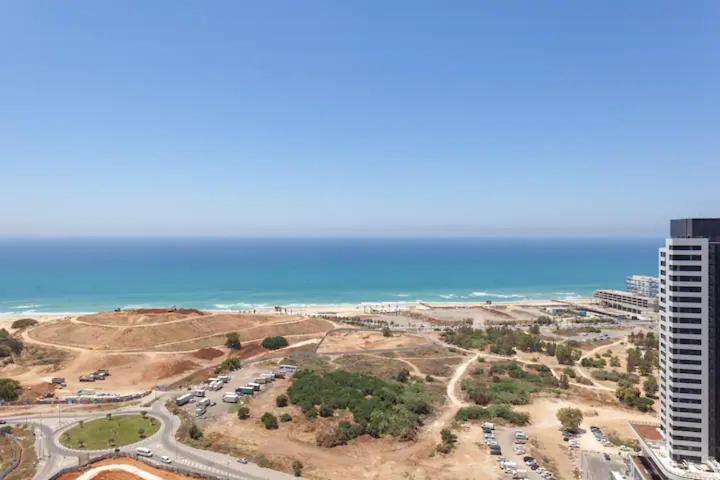 Oַ&O Group- Luxury Apt Tower Best Sea View Bat Yam Exterior photo